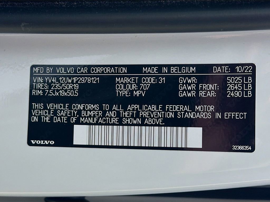 Used 2023 Volvo XC40 B5 Plus w/ Driver Assist Package image 40