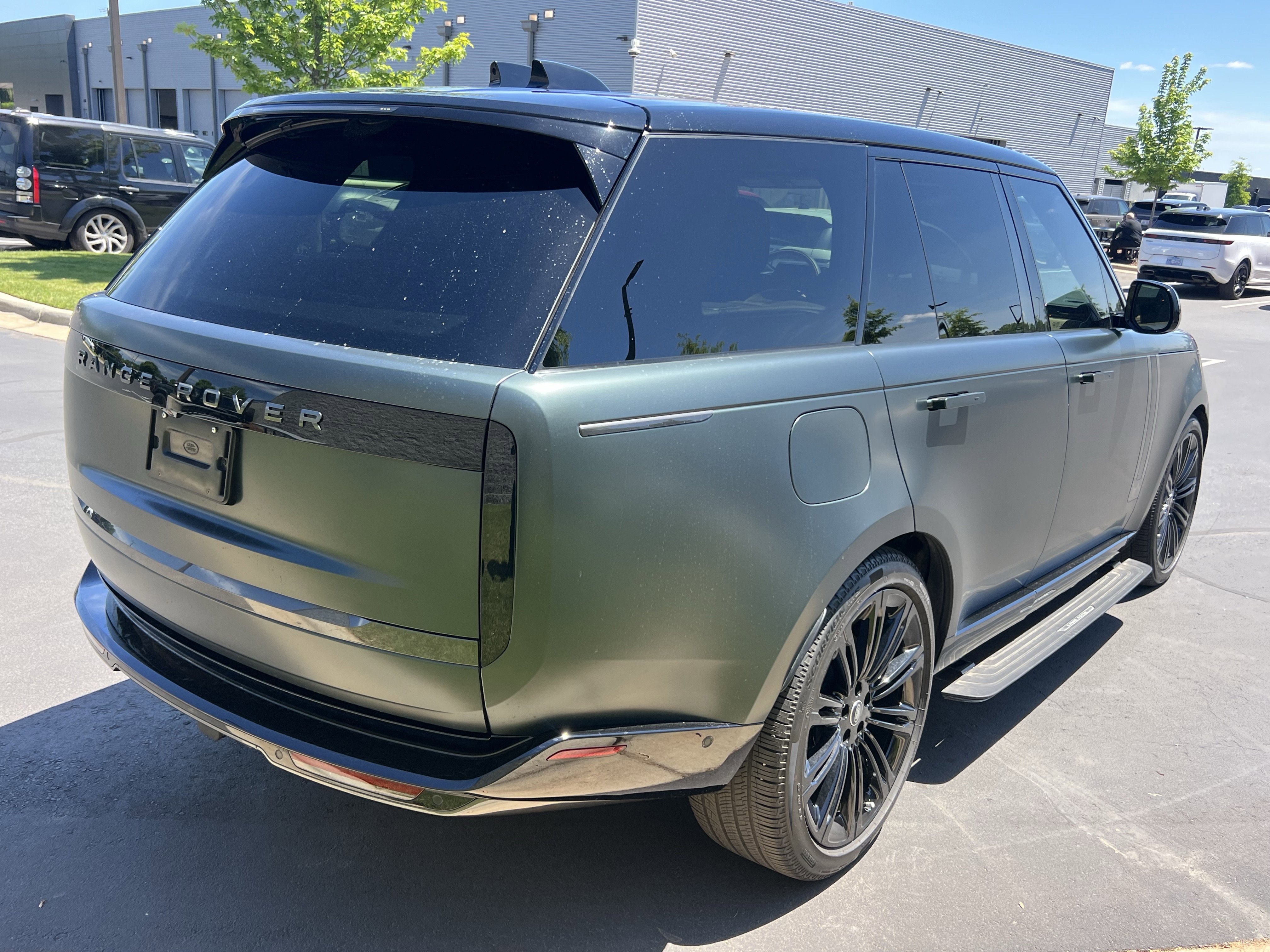 Certified 2025 Land Rover Range Rover SE AWD/4WD image 7