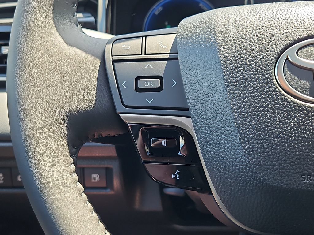 New 2026 Toyota Camry Hybrid AWD/4WD image 17