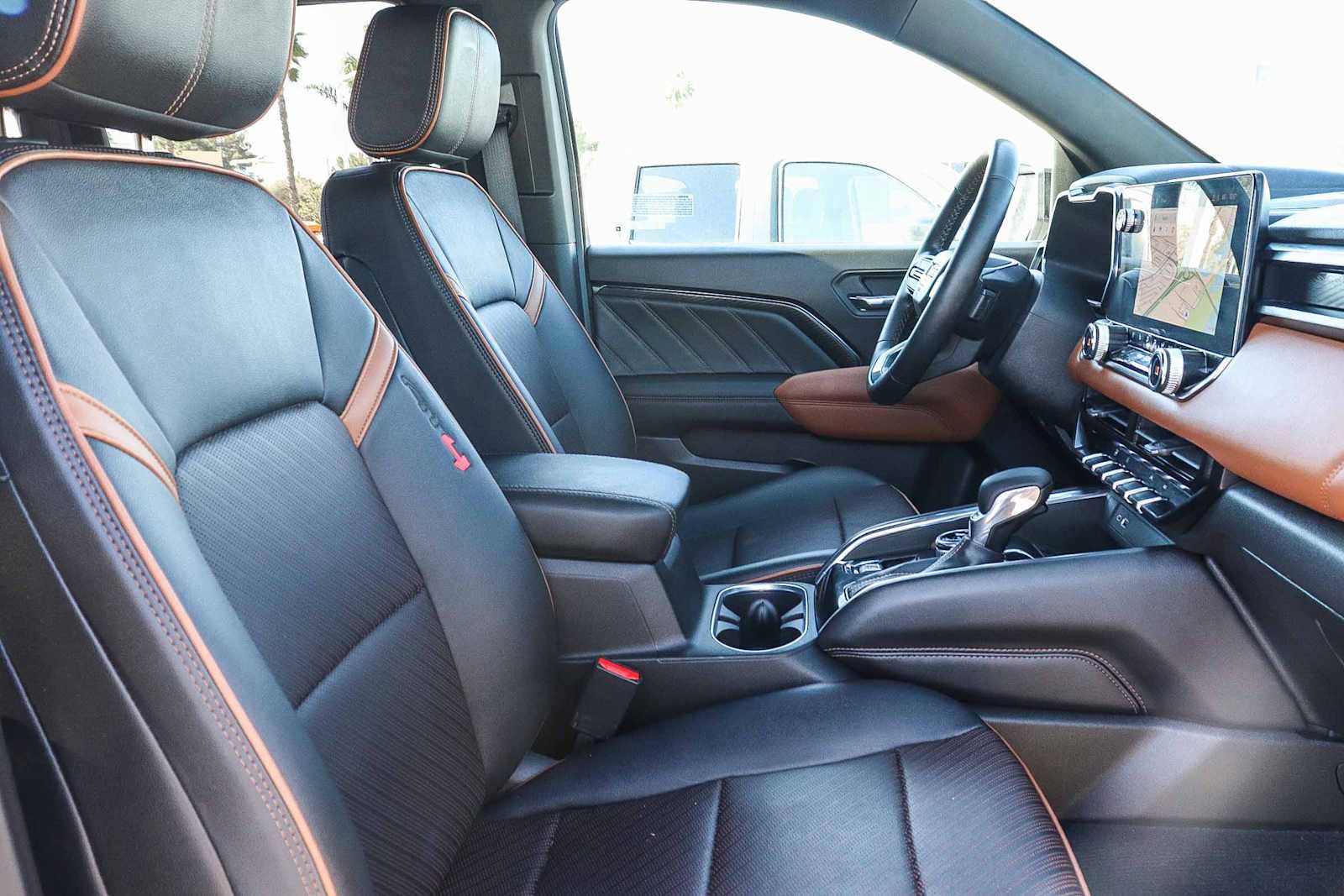 Used 2023 GMC Canyon AT4 w/ AT4 Premium Package image 21