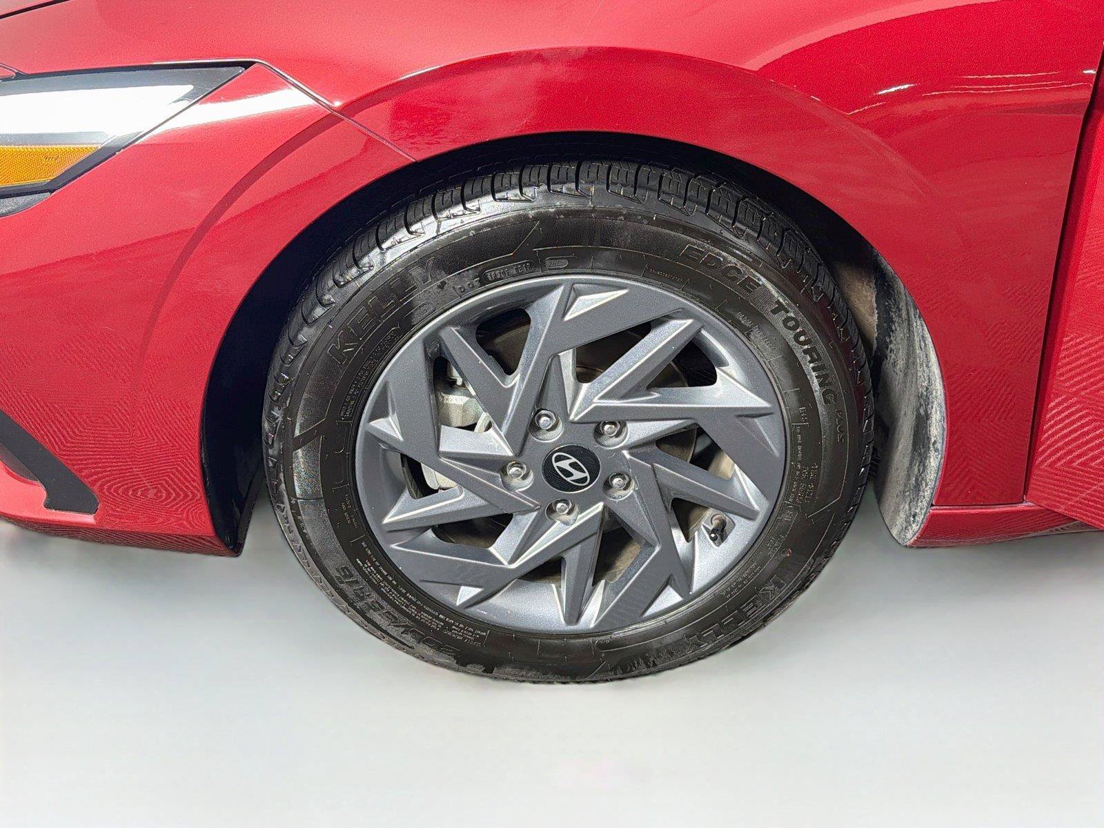 Used 2024 Hyundai Elantra SEL FWD image 33
