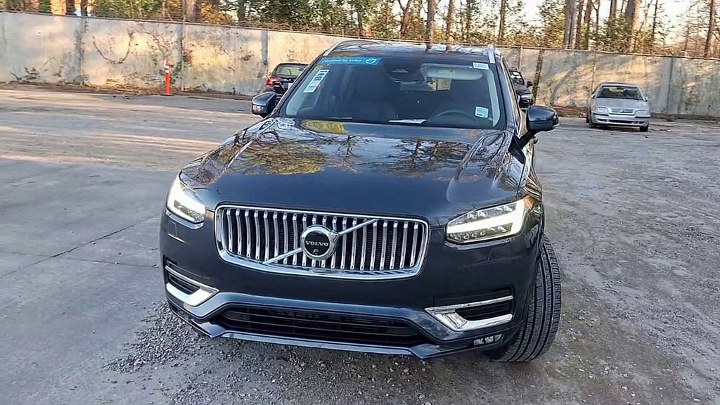 Used 2025 Volvo XC90 B6 Ultra w/ Protection Package Premier AWD/4WD image 3
