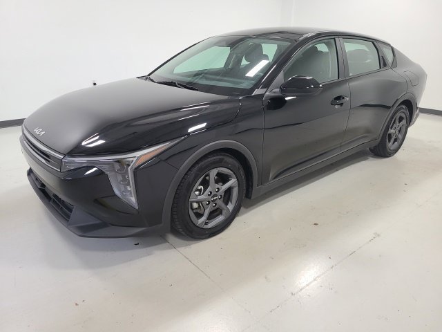 Used 2025 Kia K4 FWD image 3