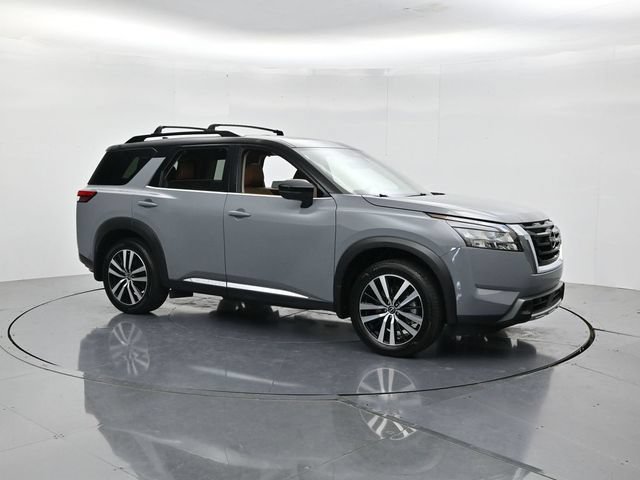 Used 2025 Nissan Pathfinder Platinum FWD video 3