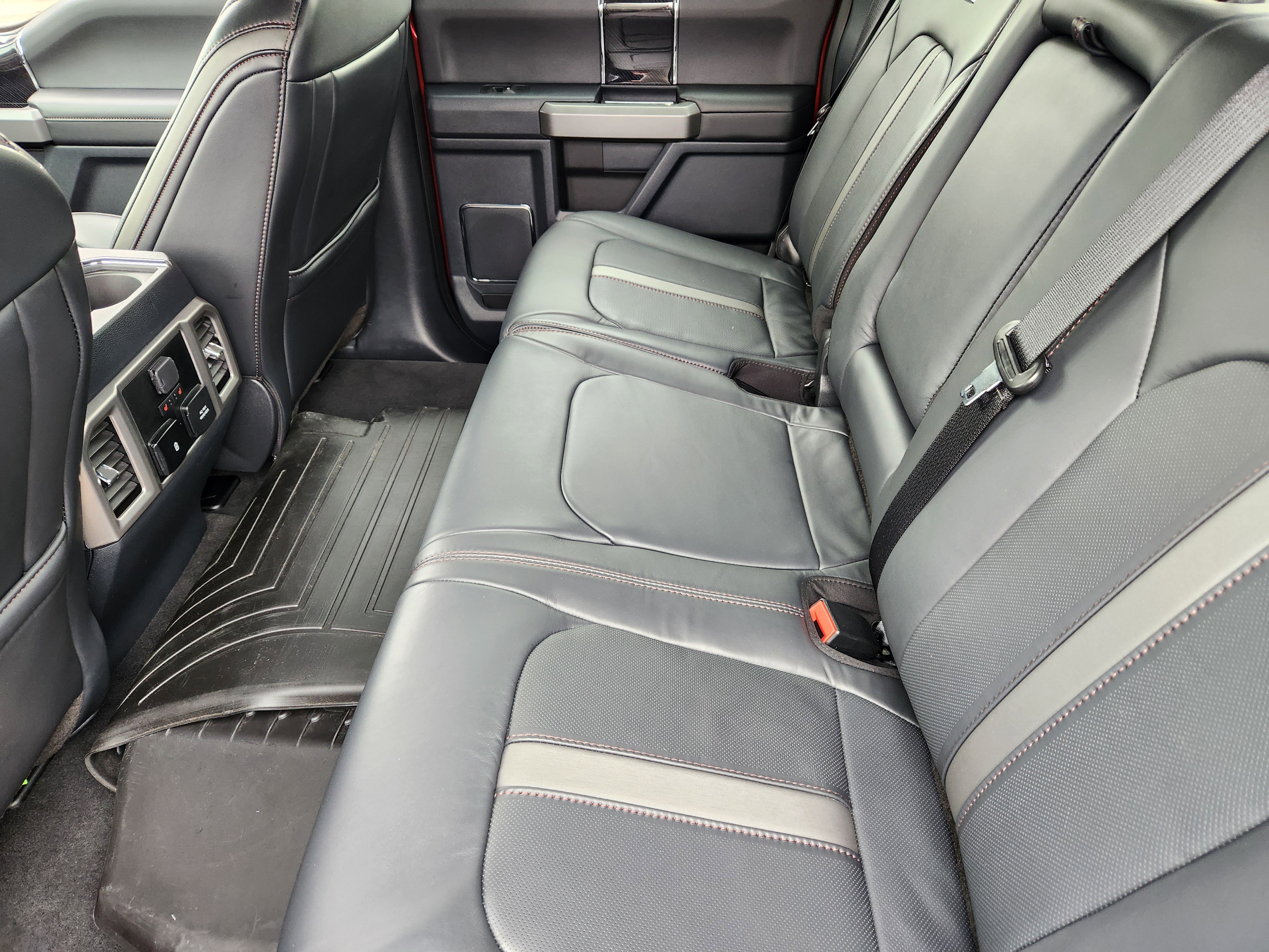 Used 2022 Ford F350 Platinum w/ FX4 Off-Road Package image 11