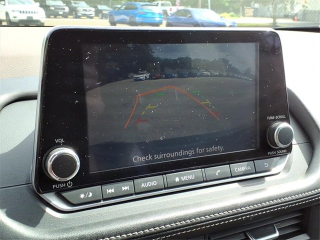 Used 2023 Nissan Rogue SV image 19