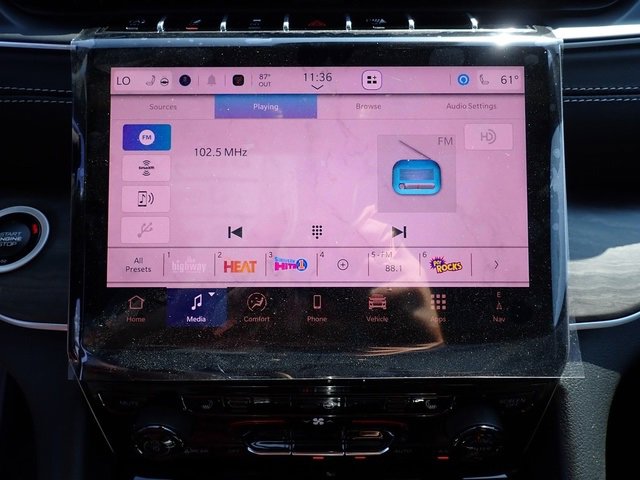 New 2025 Jeep Grand Cherokee Limited w/ Black Appearance Package image 21