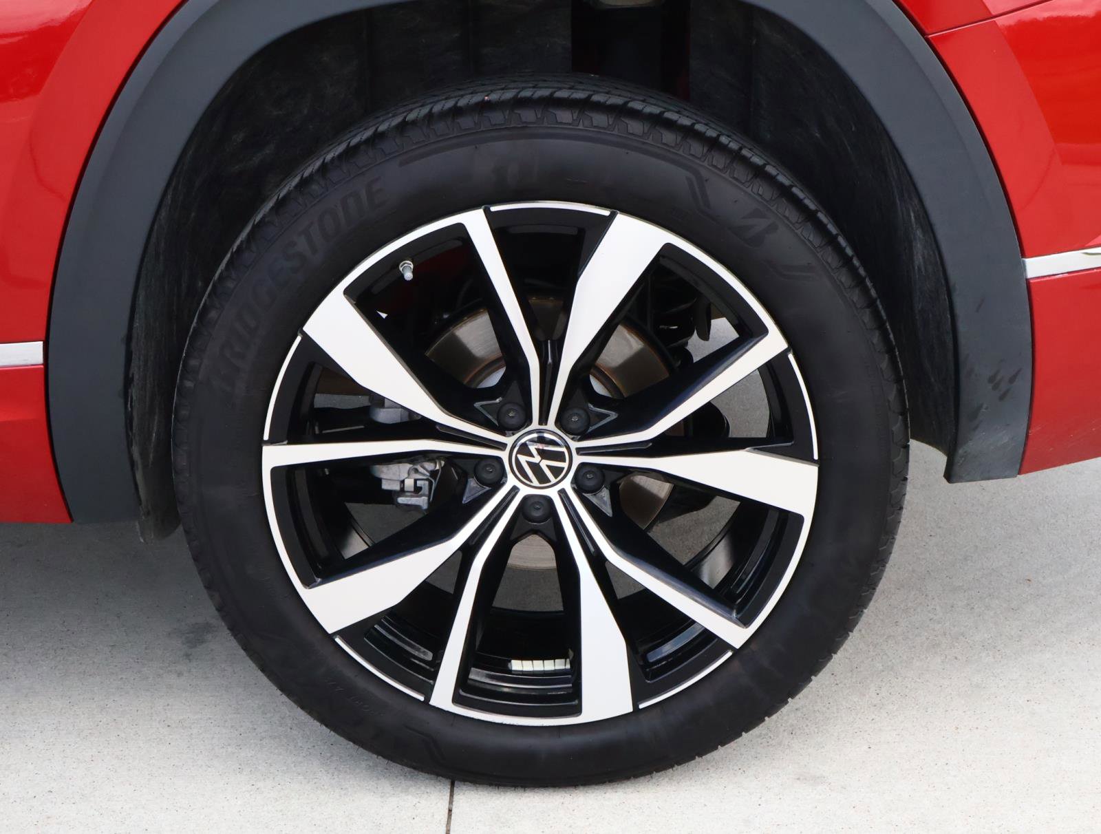Used 2024 Volkswagen Atlas SEL Premium R-Line AWD/4WD image 8