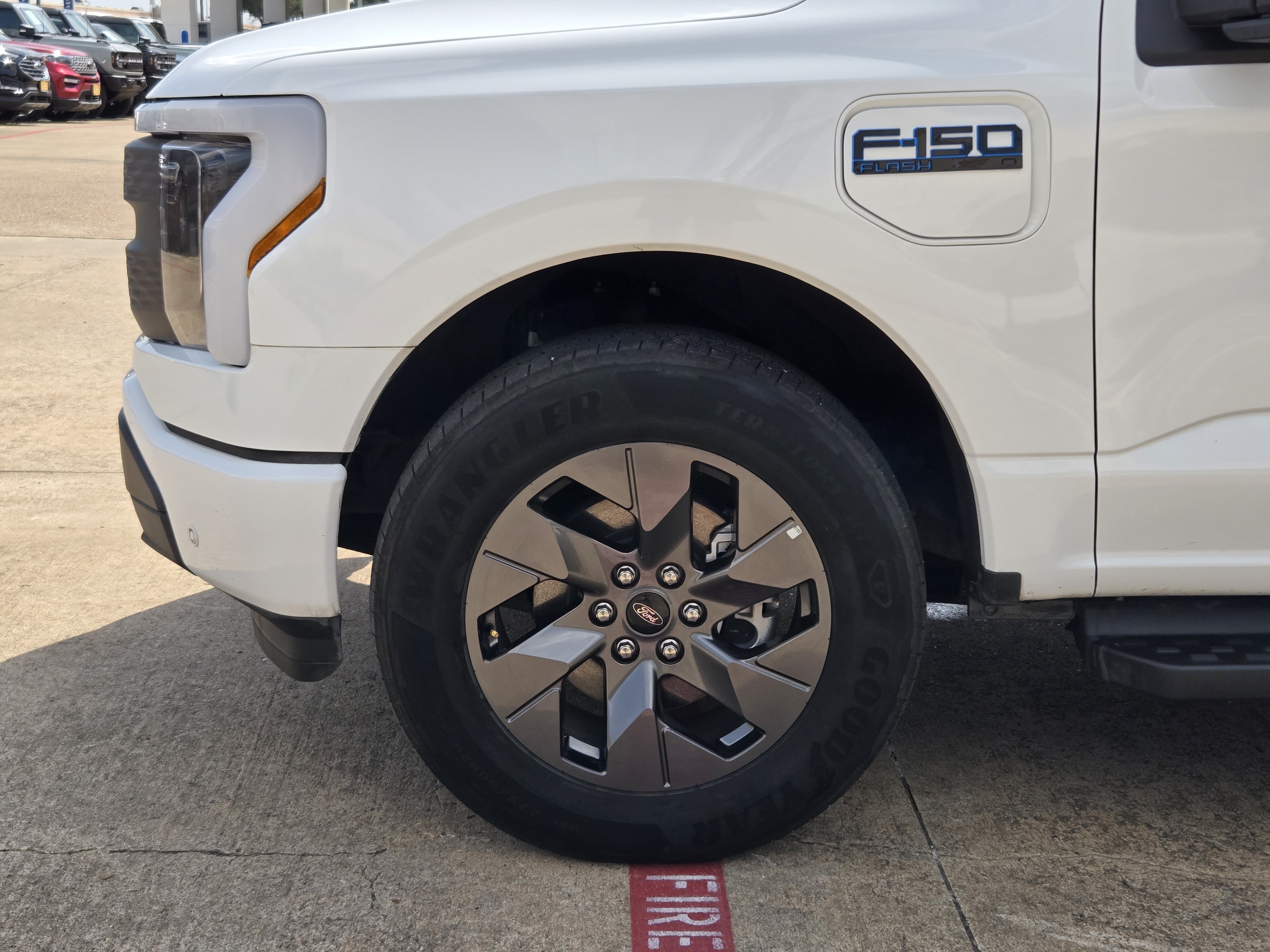 Used 2024 Ford F150 Lightning Flash AWD/4WD image 5