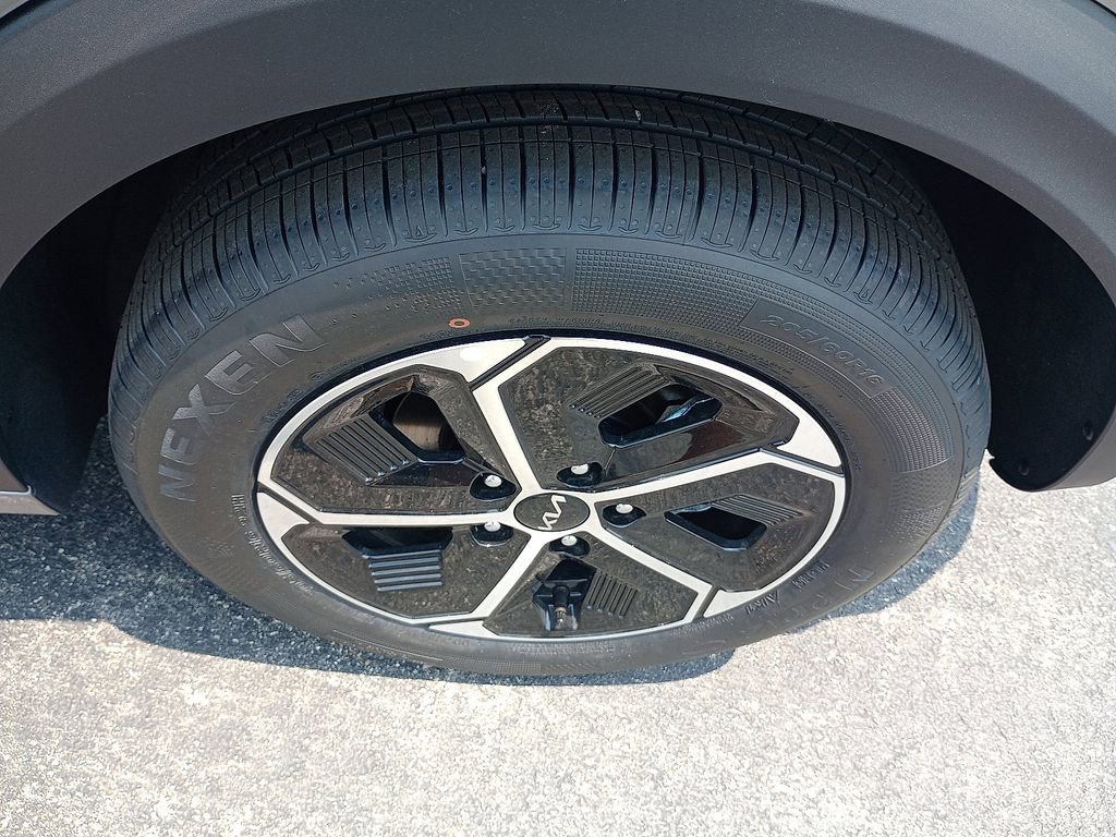 New 2025 Kia Niro EX image 10