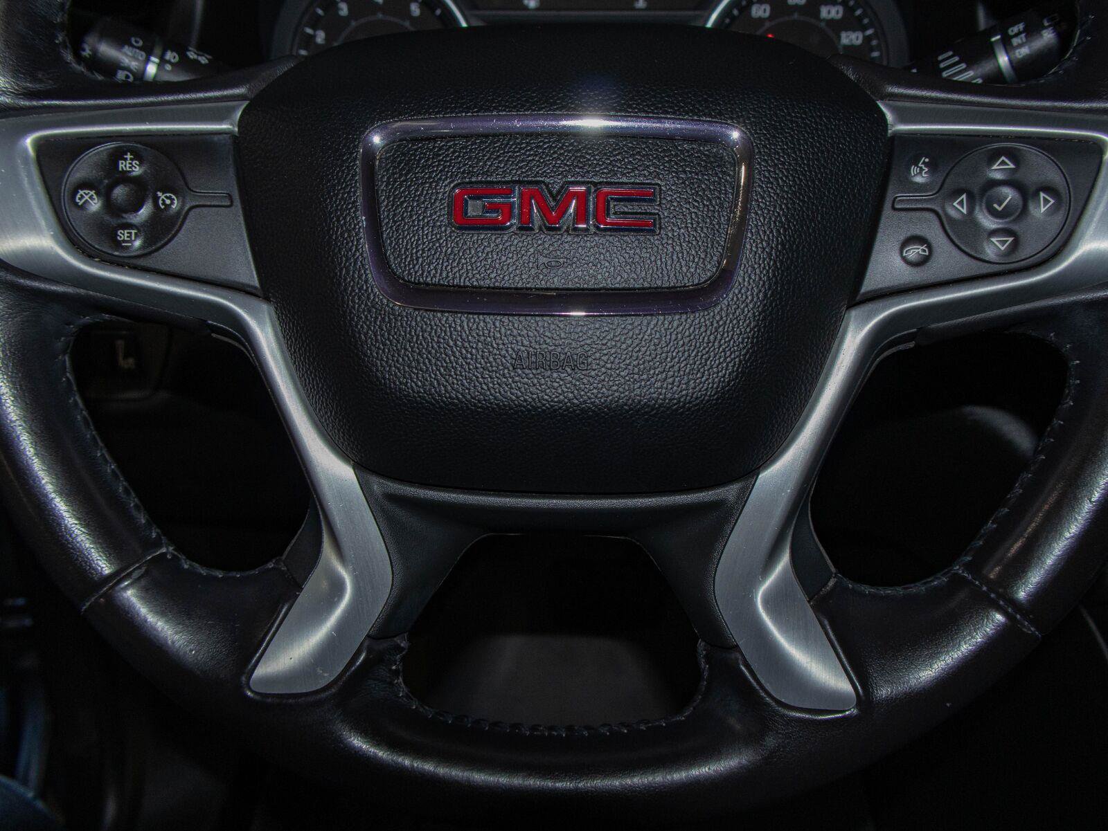 Used 2019 GMC Acadia SLT AWD/4WD image 12