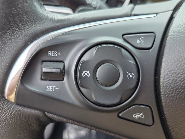 Used 2017 Buick LaCrosse Essence FWD image 25