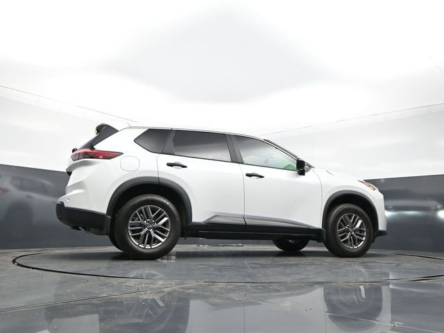 Certified 2025 Nissan Rogue S FWD image 29