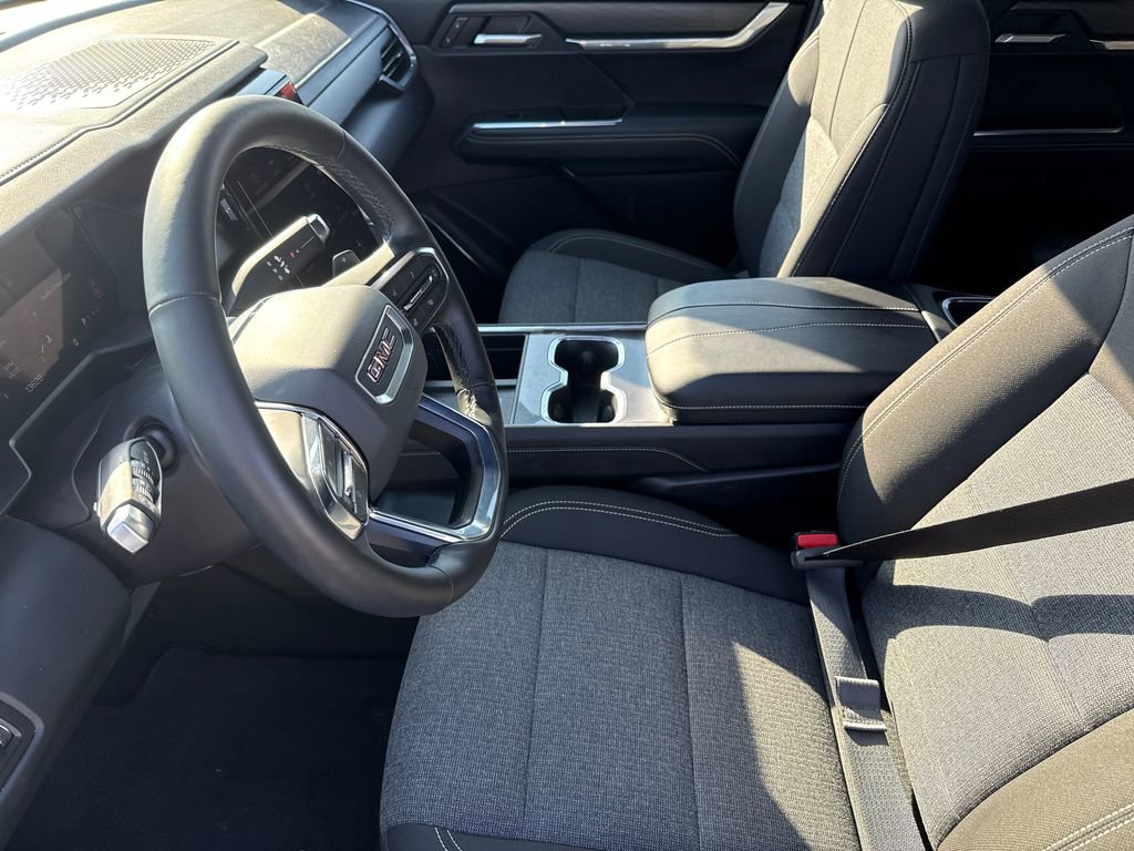 Used 2025 GMC Acadia Elevation FWD image 19