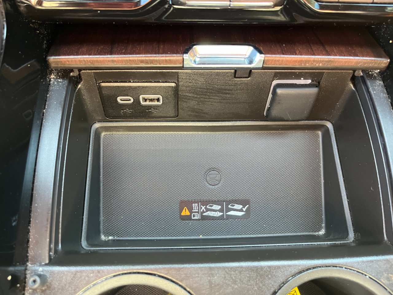 Used 2024 GMC Yukon Denali Ultimate image 25
