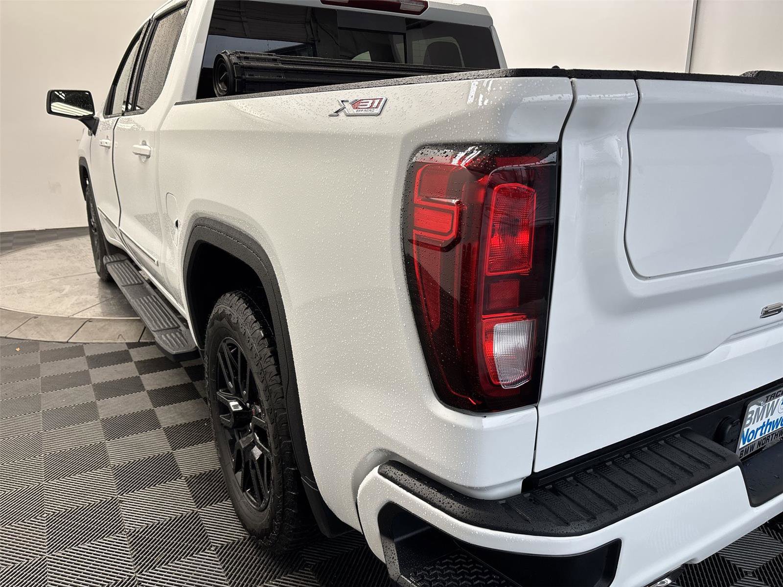 Used 2025 GMC Sierra 1500 Elevation w/ Preferred Package image 7