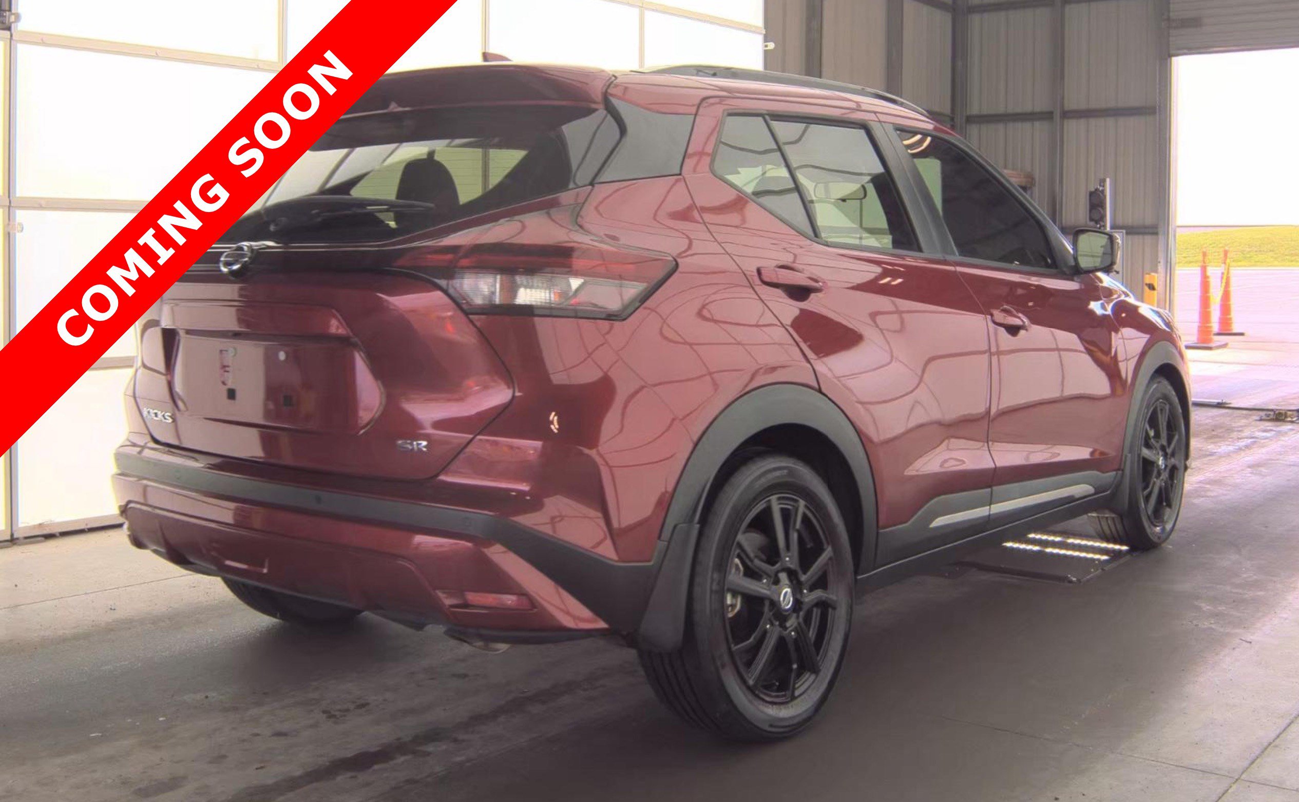 Used 2021 Nissan Kicks SR w/ SR Premium Package FWD image 5