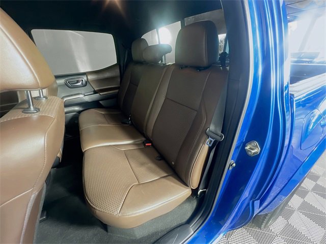 Used 2016 Toyota Tacoma Limited image 26