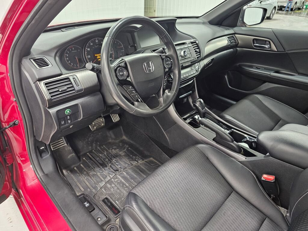 Used 2016 Honda Accord Sport image 19