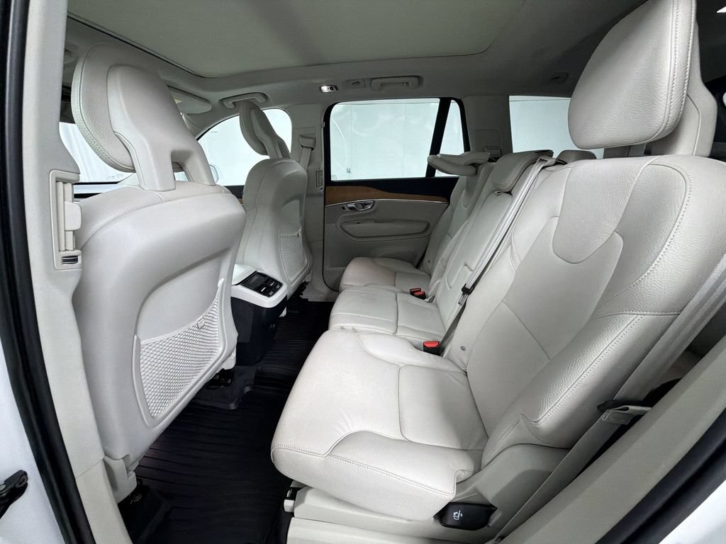 Used 2022 Volvo XC90 T6 Momentum w/ Advanced Package AWD/4WD image 13