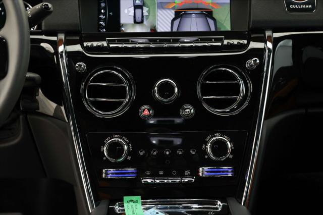 Certified 2023 Rolls-Royce Cullinan w/ Cullinan Package AWD/4WD image 17