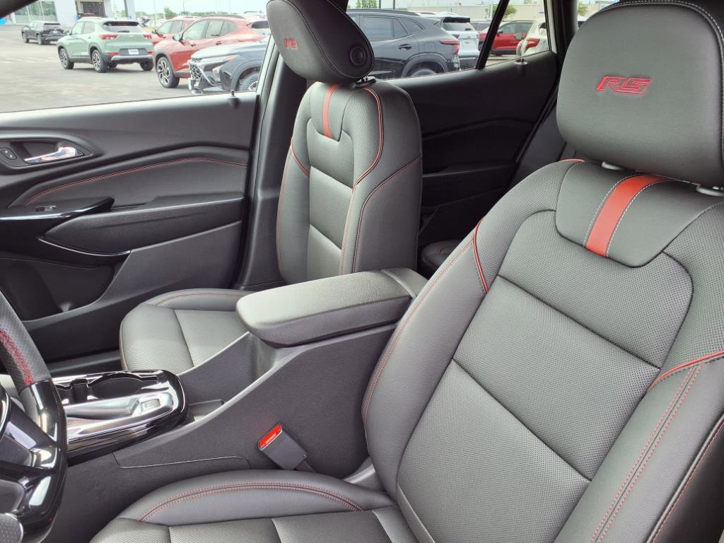 New 2025 Chevrolet Trax RS w/ Driver Confidence Package FWD image 13