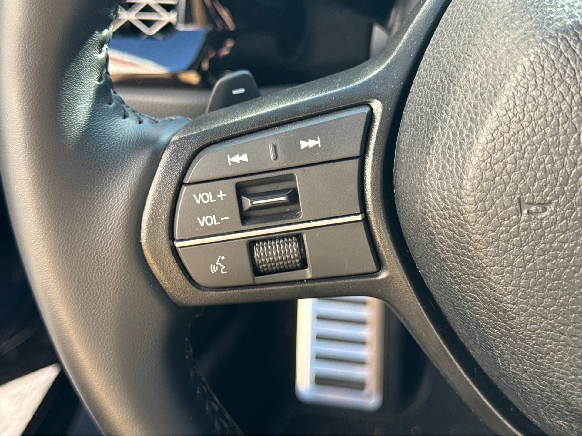 Used 2025 Honda Accord Sport image 32