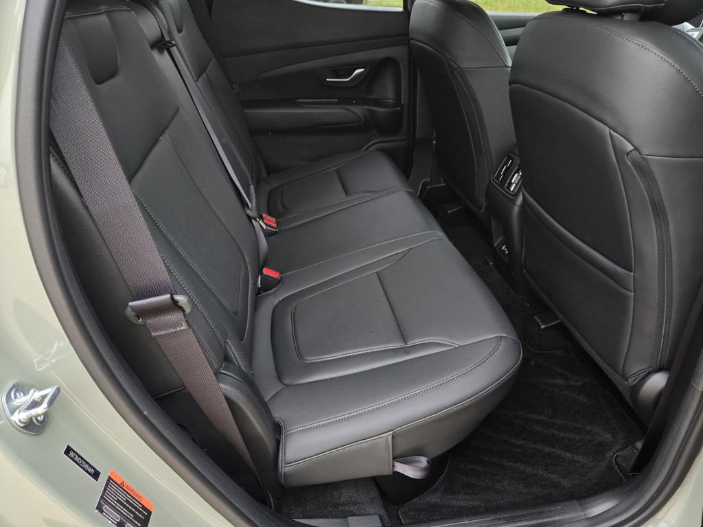 Used 2025 Hyundai Santa Cruz SEL FWD image 26