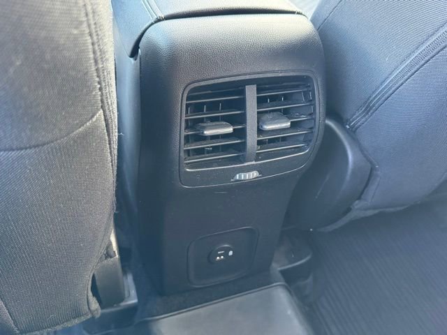 Used 2022 Ford Escape SE w/ SE Sport Appearance Package image 21