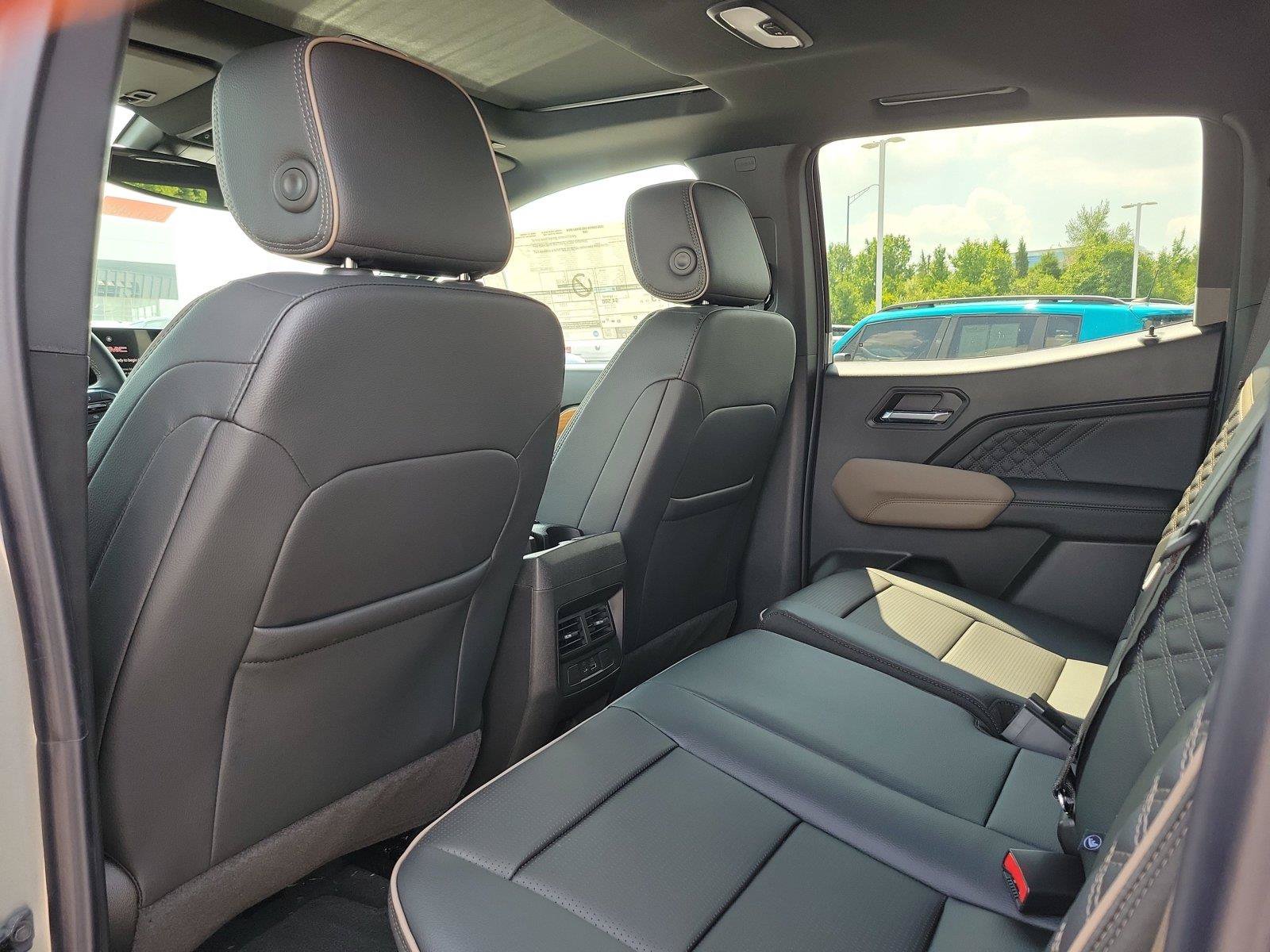 New 2026 GMC Canyon Denali AWD/4WD image 10