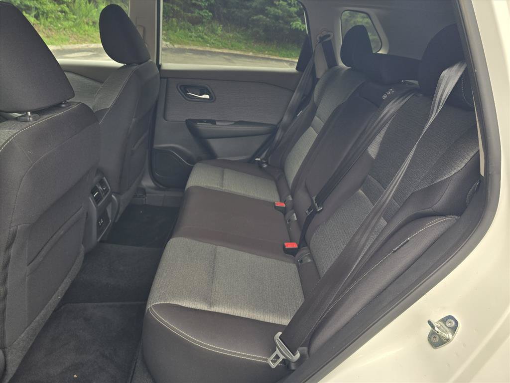 Used 2021 Nissan Rogue SV FWD image 10