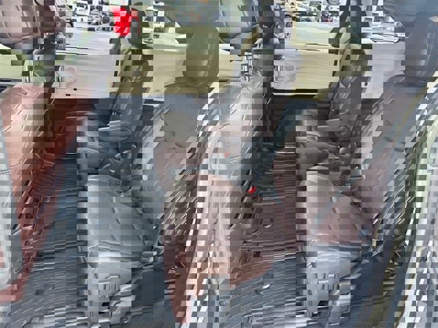 Used 2023 Toyota Sienna Platinum image 10