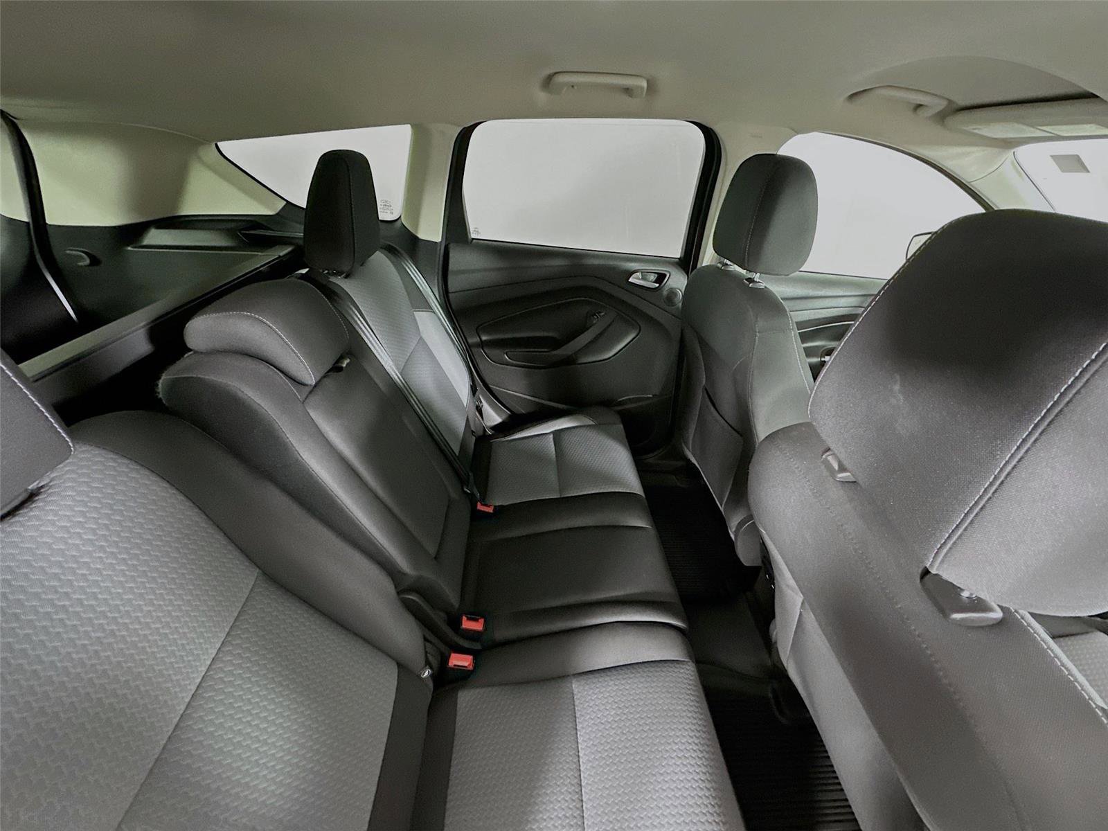 Used 2017 Ford Escape SE w/ Equipment Group 201A image 25