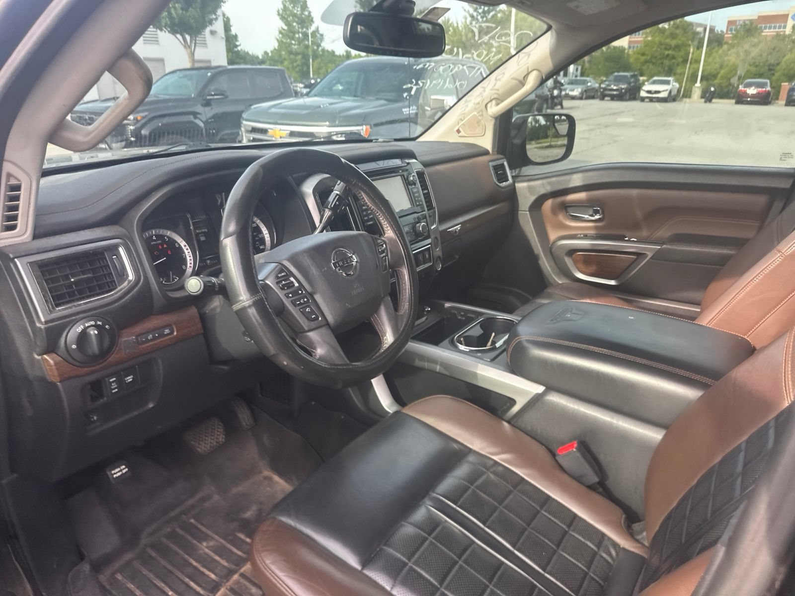 Used 2017 Nissan Titan Platinum Reserve w/ Off-Road Package AWD/4WD image 13