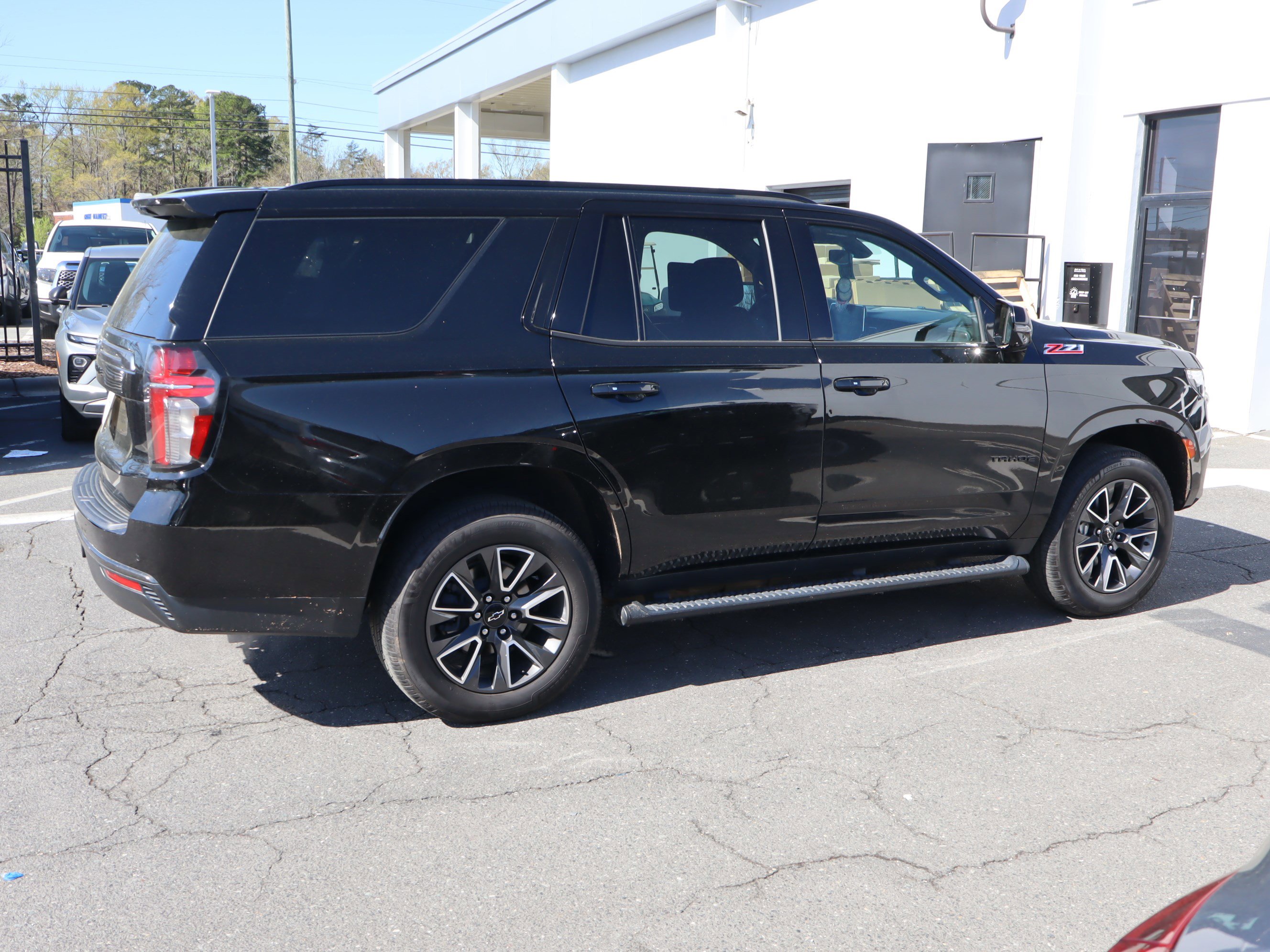 Used 2021 Chevrolet Tahoe Z71 w/ Z71 Off-Road Package image 11