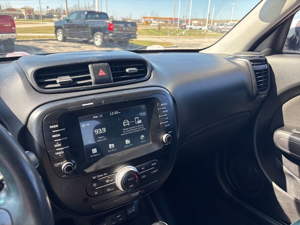 Used 2019 Kia Soul + image 31