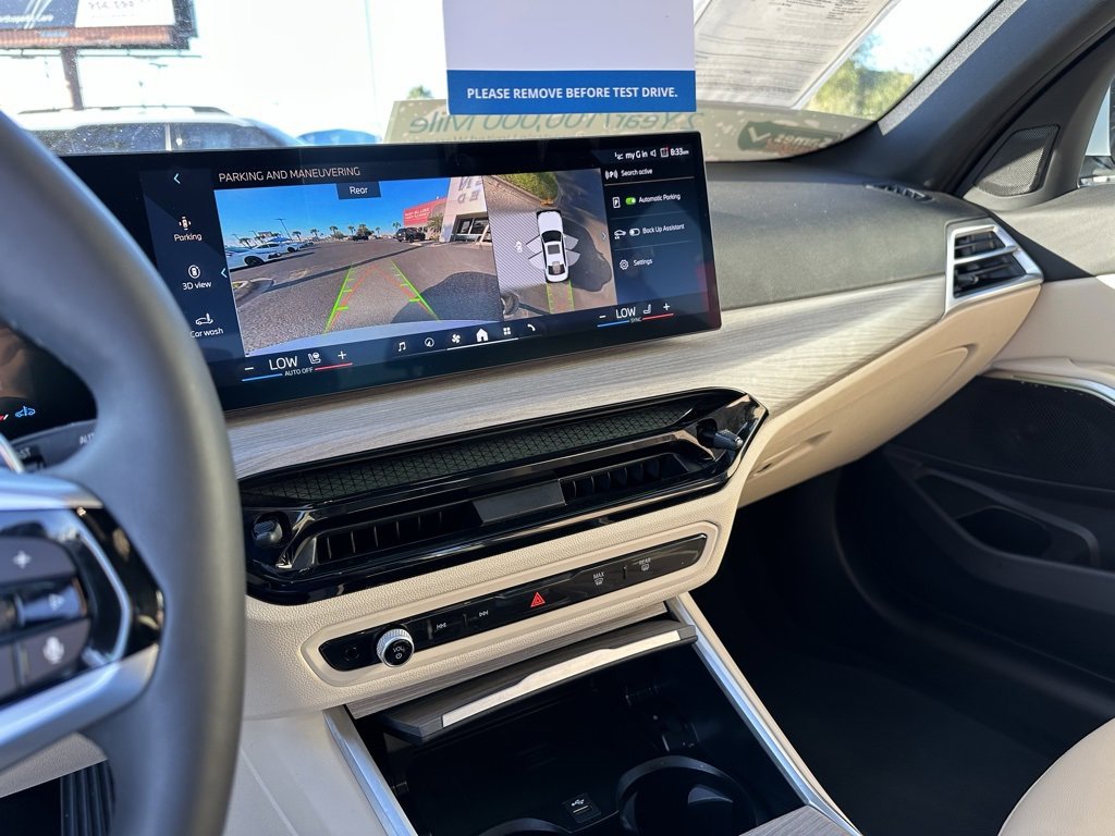 Used 2025 BMW 330i Sedan w/ Premium Package image 14