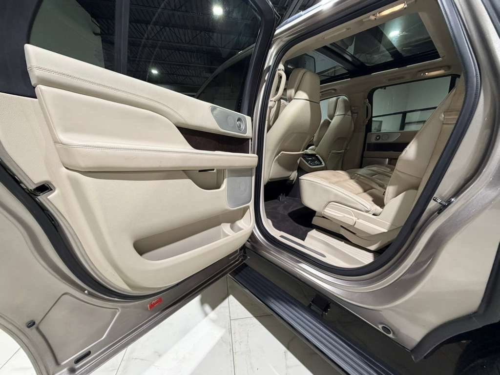 Used 2019 Lincoln Navigator L Reserve w/ Cargo Package image 21