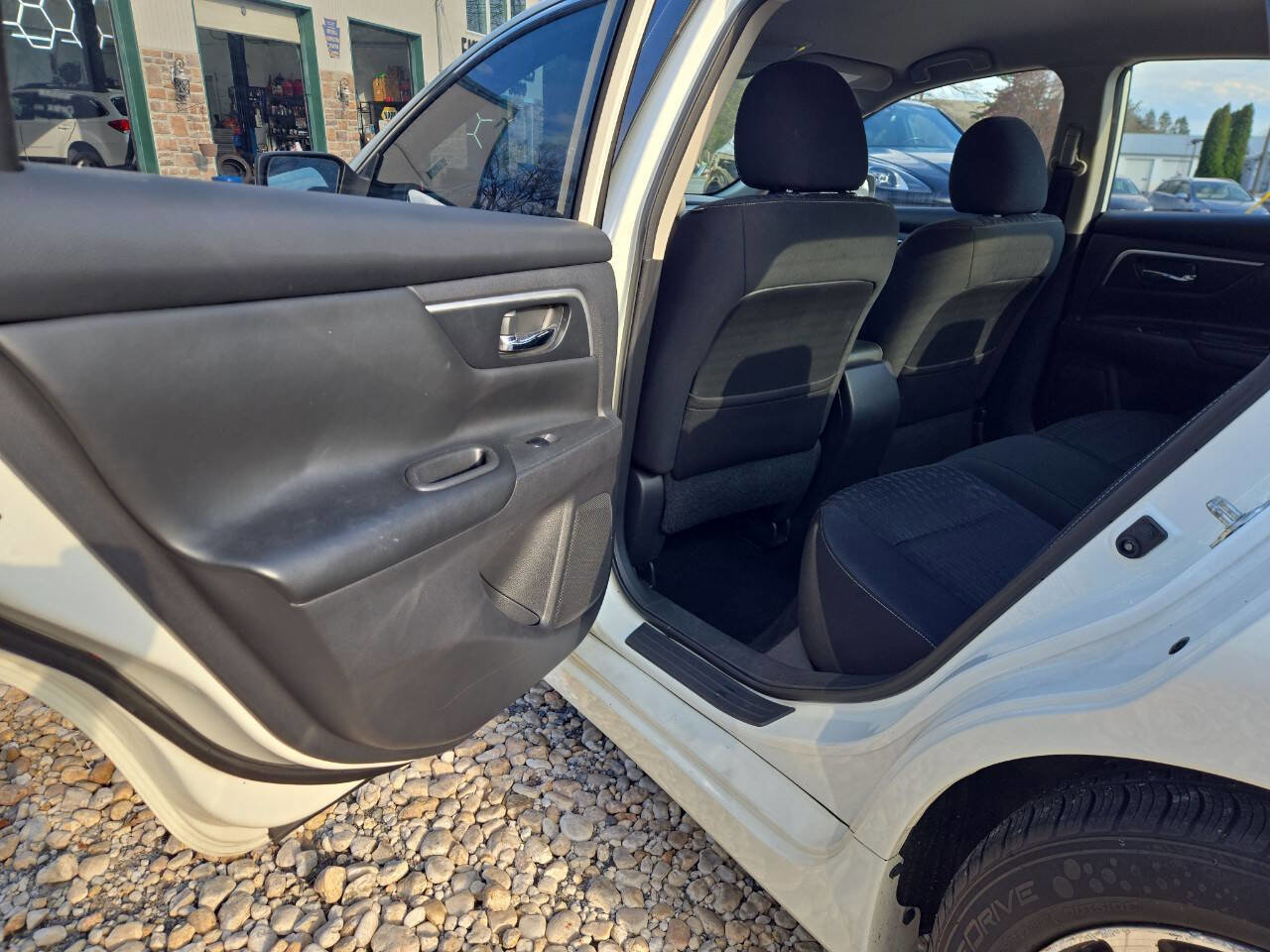 Used 2018 Nissan Altima 2.5 SV image 16