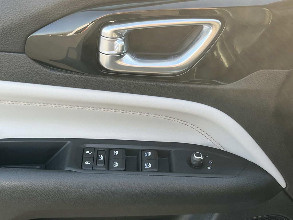 Used 2022 Jeep Compass Limited image 18