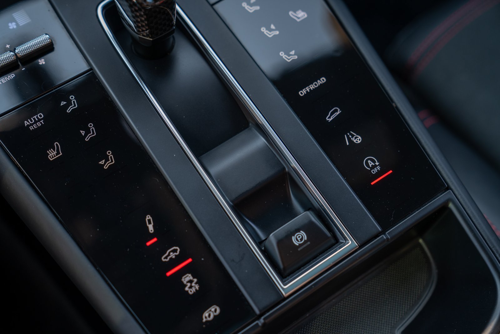 Certified 2024 Porsche Macan GTS AWD/4WD image 20