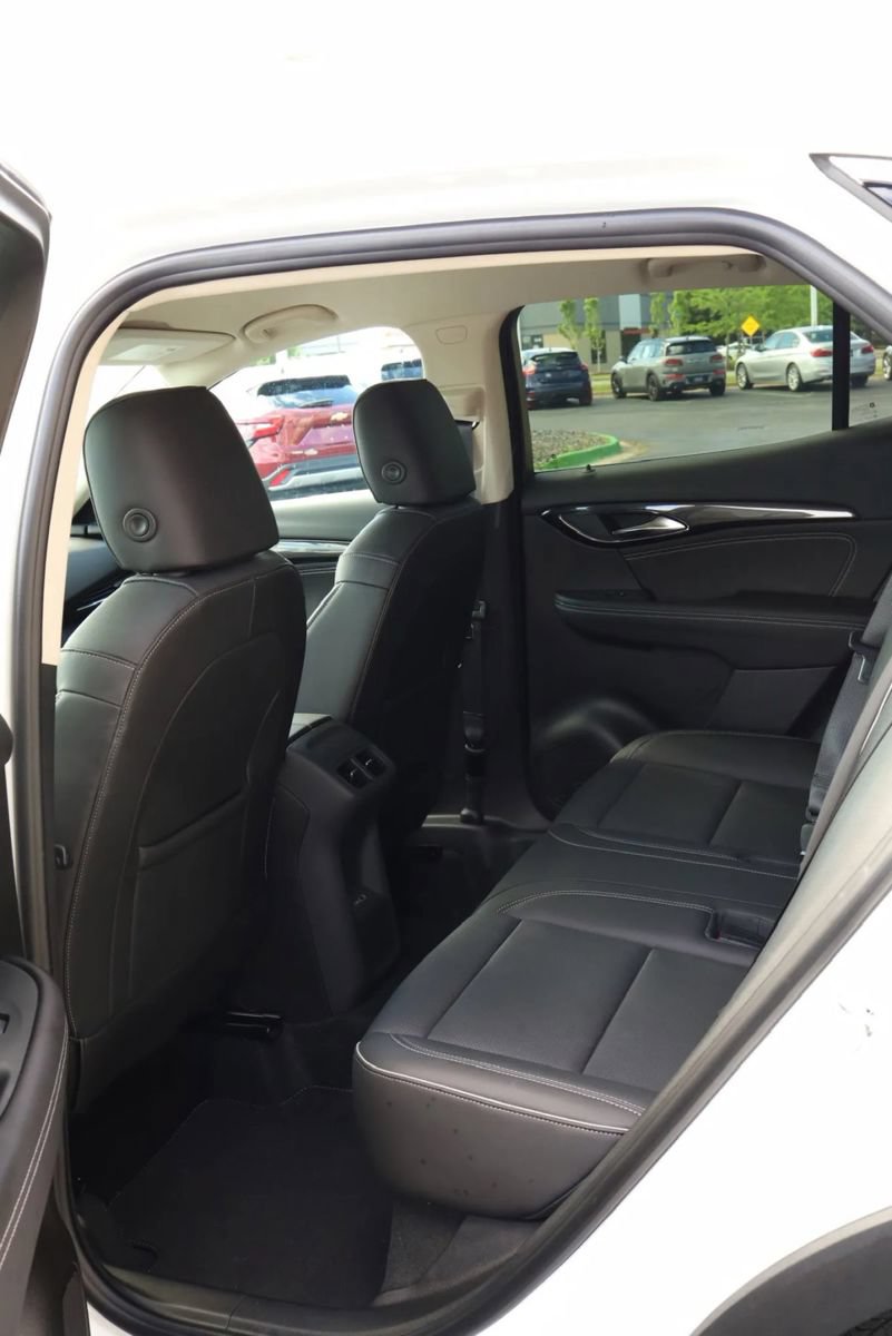 Used 2023 Buick Envision Essence AWD/4WD image 31