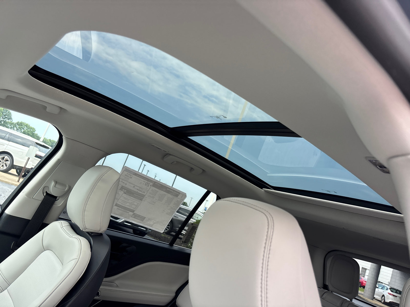 New 2026 Lincoln Aviator AWD image 25
