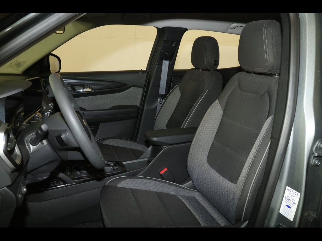 Used 2025 Chevrolet TrailBlazer LT image 12