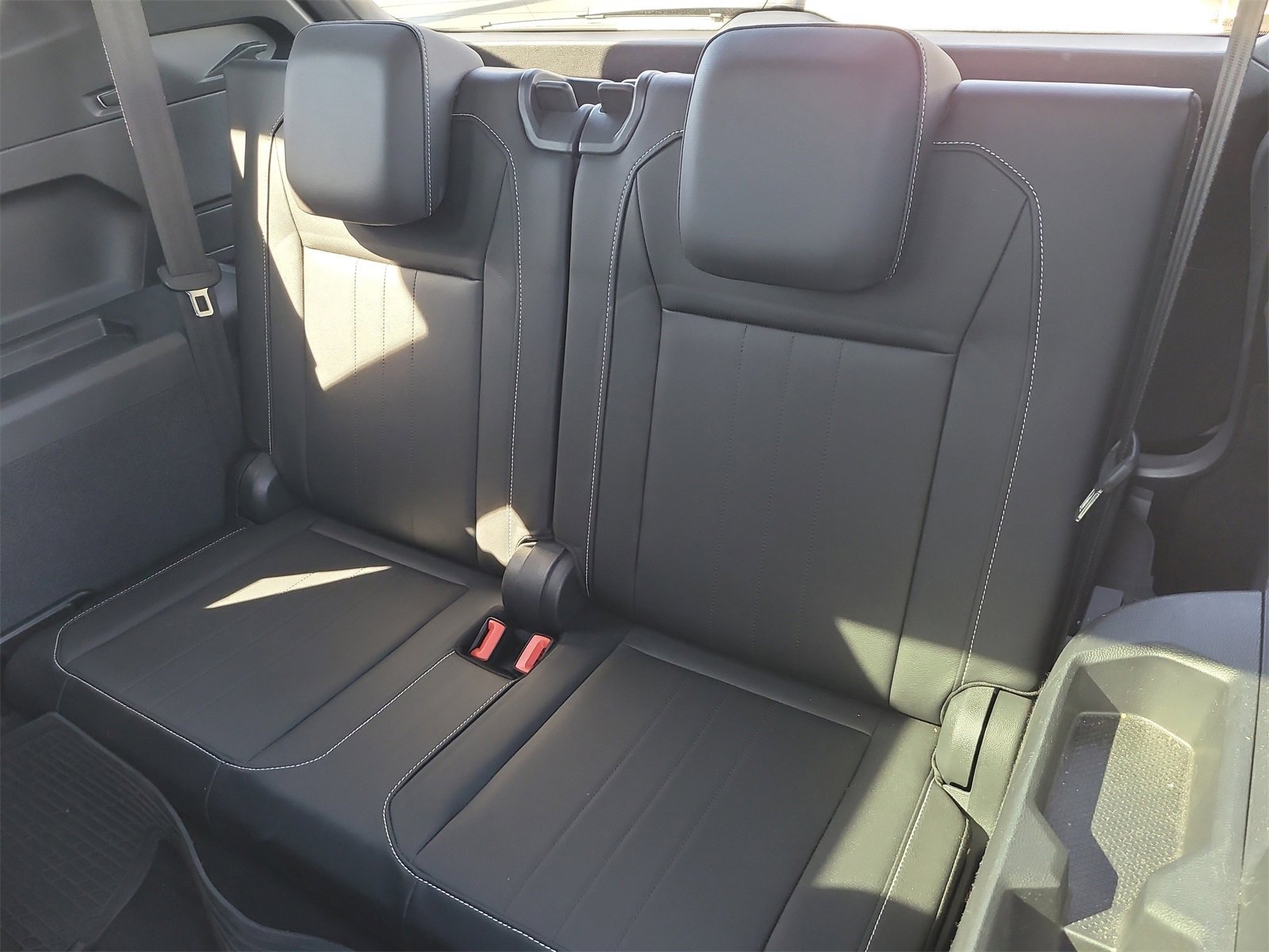 Used 2023 Volkswagen Tiguan SE R-Line image 13