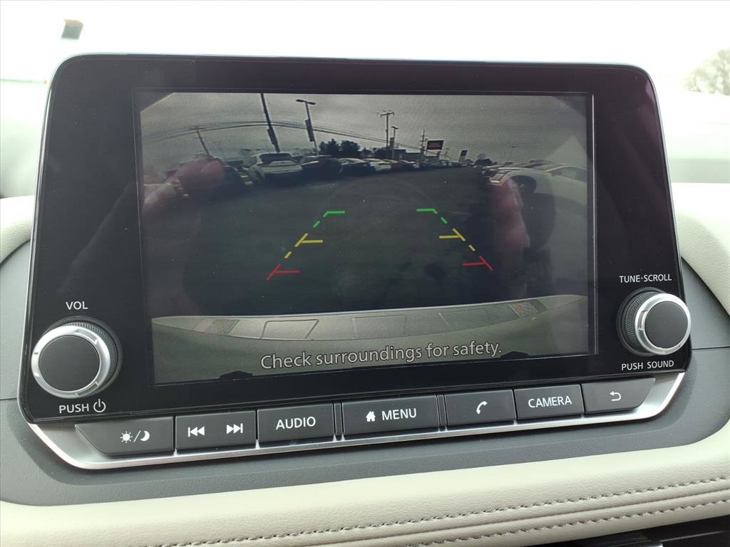 Used 2025 Nissan Rogue SV image 30