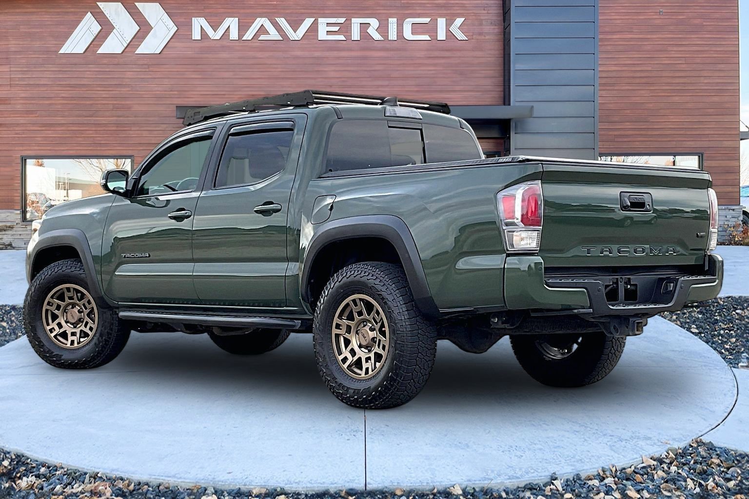 Used 2021 Toyota Tacoma TRD Off-Road w/ TRD Premium Off Road Package AWD/4WD image 5