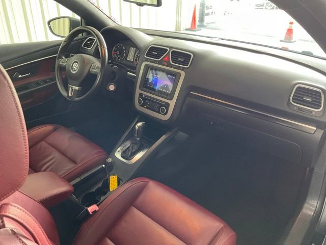 Used 2012 Volkswagen Eos Lux FWD image 8