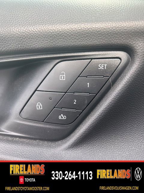 Used 2025 Chevrolet Equinox ACTIV w/ Safety and Technology Package image 14