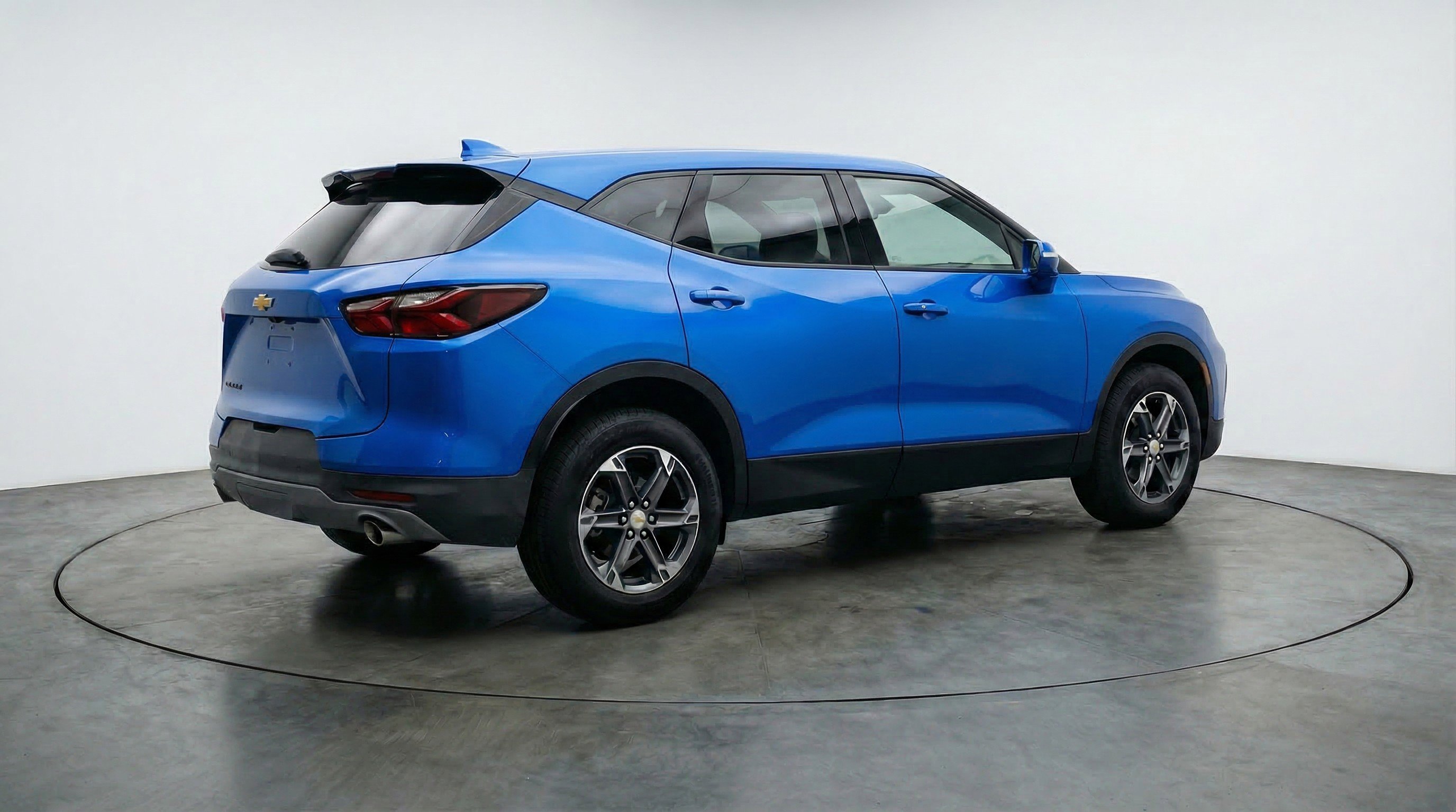 Used 2025 Chevrolet Blazer LT FWD image 9